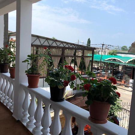 Nina Mini Hotel Gagra Exterior photo
