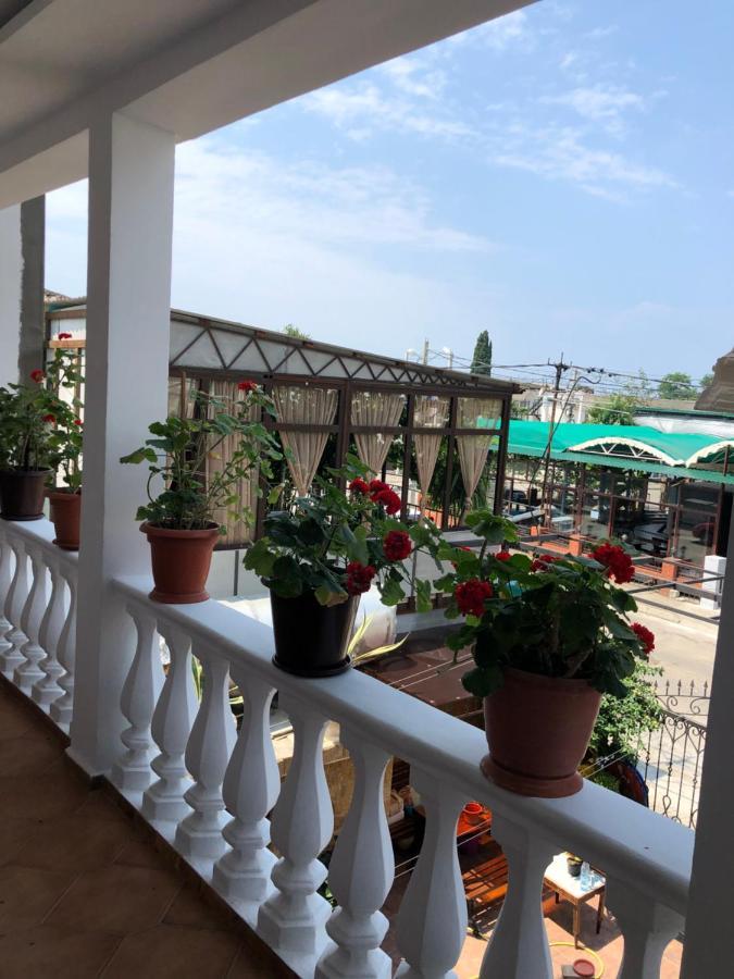 Nina Mini Hotel Gagra Exterior photo