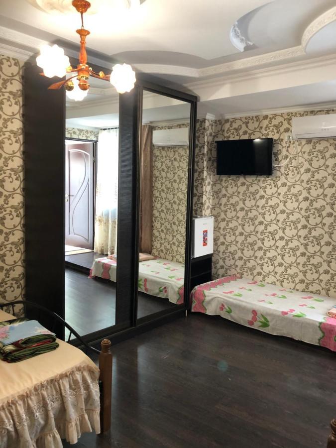 Nina Mini Hotel Gagra Exterior photo