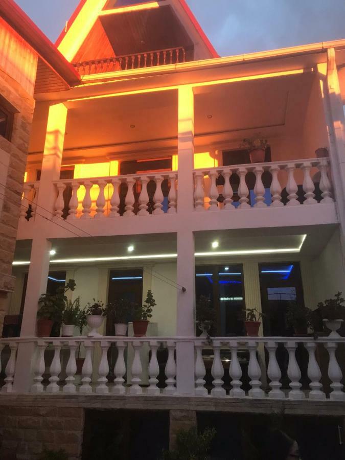 Nina Mini Hotel Gagra Exterior photo